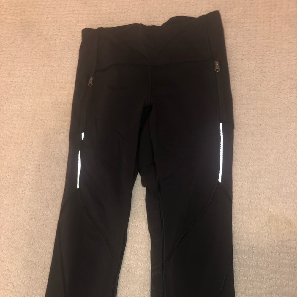 cropped lululemon leggings with mesh & zip pockets
